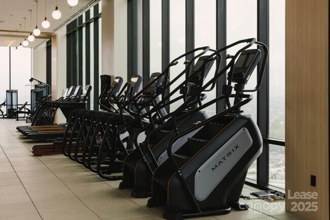 Building Photo - 2161 Hawkins St