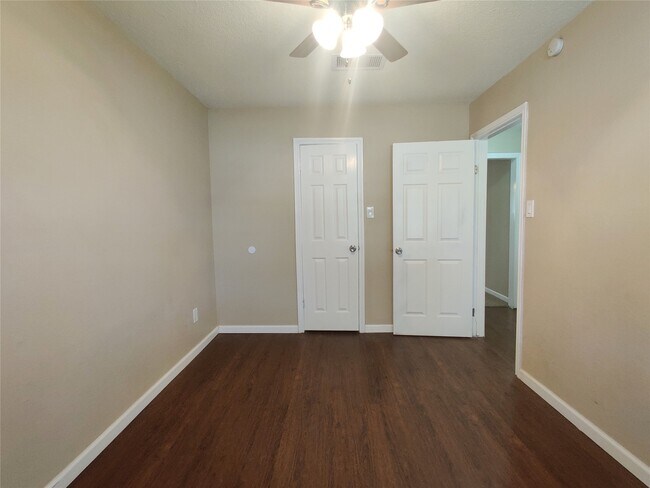 Building Photo - 1003 Dyche Ln