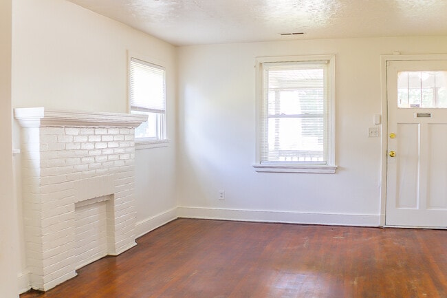 Building Photo - 1407 Chambers St