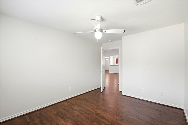 Building Photo - 1702 Fantasy Woods Dr