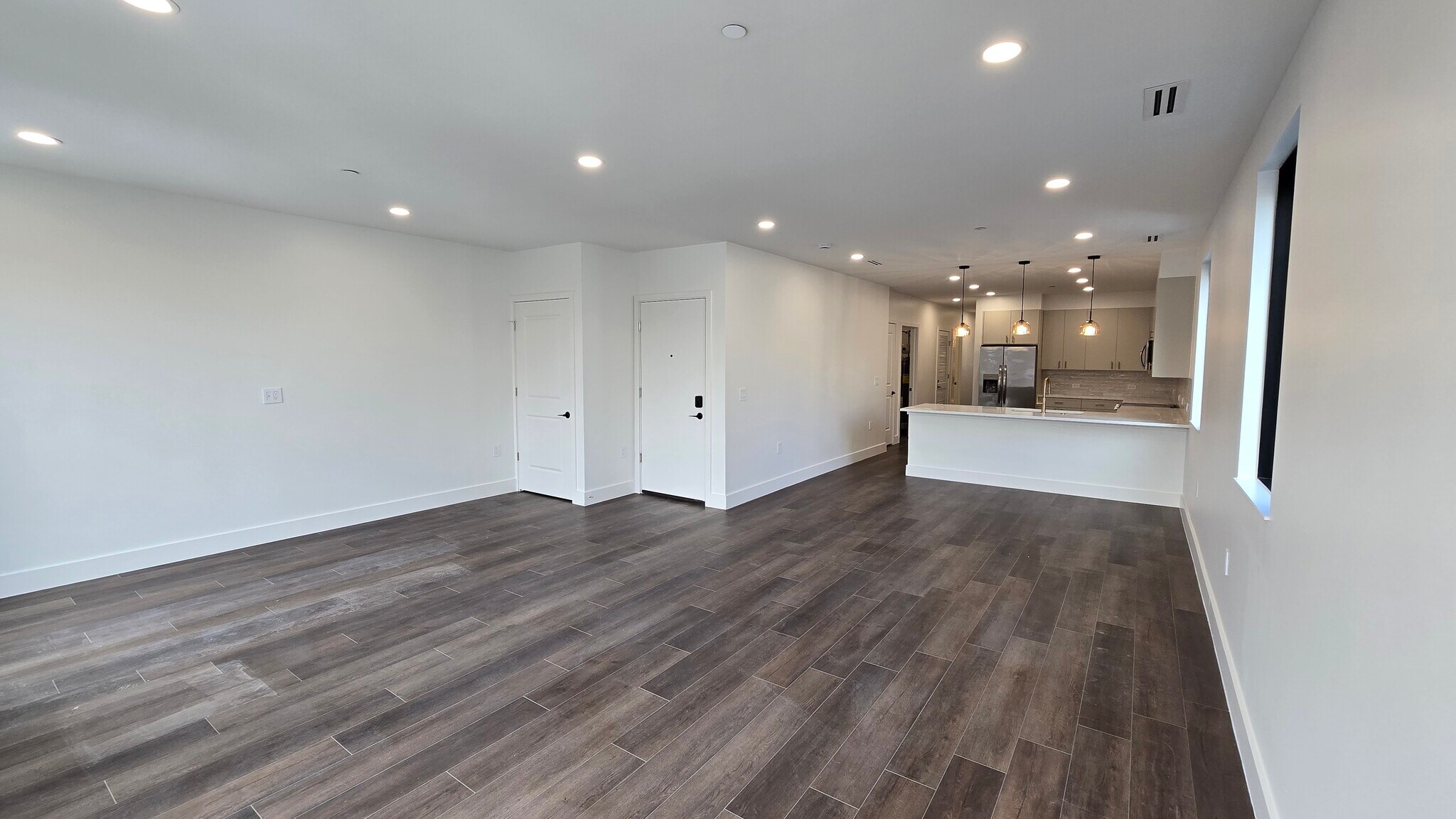 Building Photo - 75 Lake St