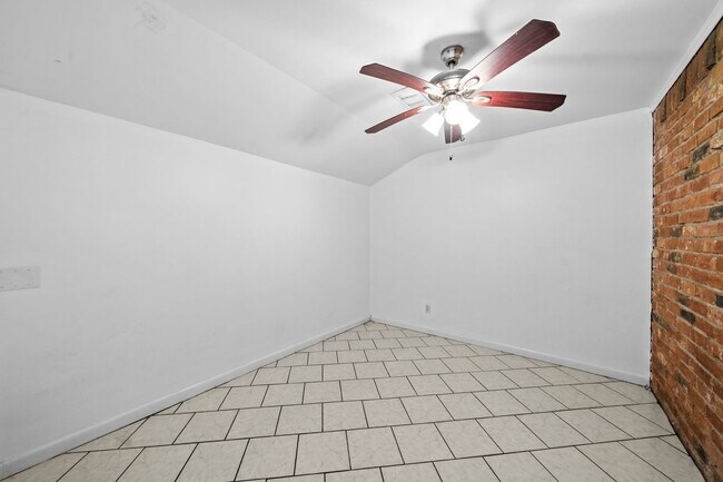 Building Photo - 16723 Running Quail Ct
