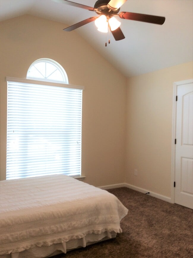 Building Photo - 3020 Ashley Lp
