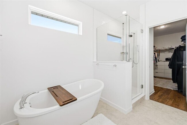 Building Photo - 5378 Lake Virginia St