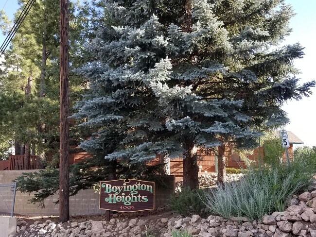 Building Photo - 2 Bed, 2.5 Bath Townhouse near NAU/CCC!! S...