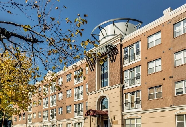 Building Photo - Spacious 3BR/2BA end unit at Bristol West ...