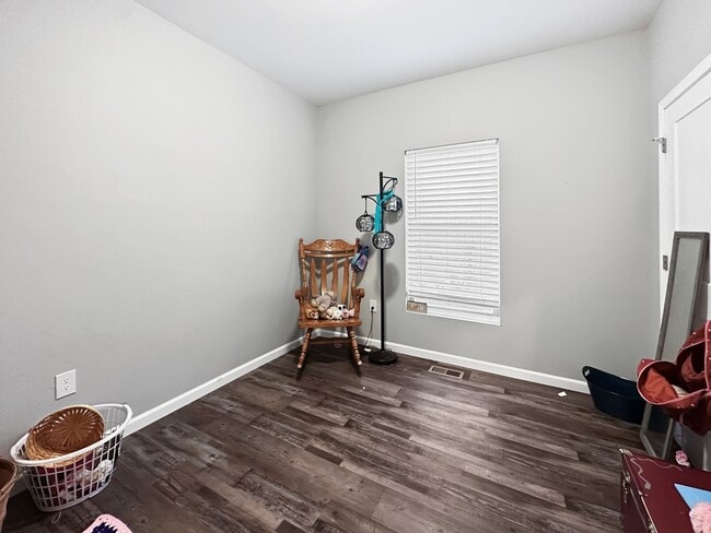 Building Photo - 3 bedroom-Modern Elegance Meets Country Ch...