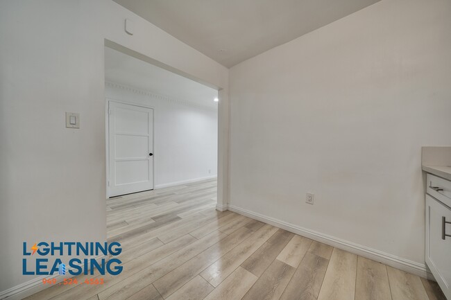Building Photo - 1363 Hauser Blvd
