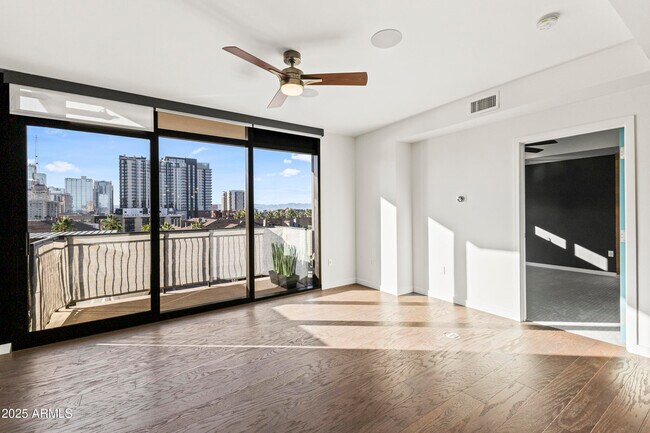 Building Photo - 200 W Portland St