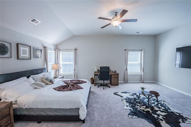 Building Photo - 454 Burgundy Terrace SE