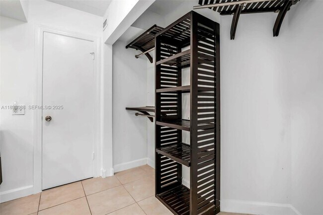 Building Photo - 8002 Lagos De Campo Blvd