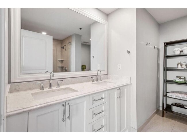 Building Photo - 740 Portland Ave