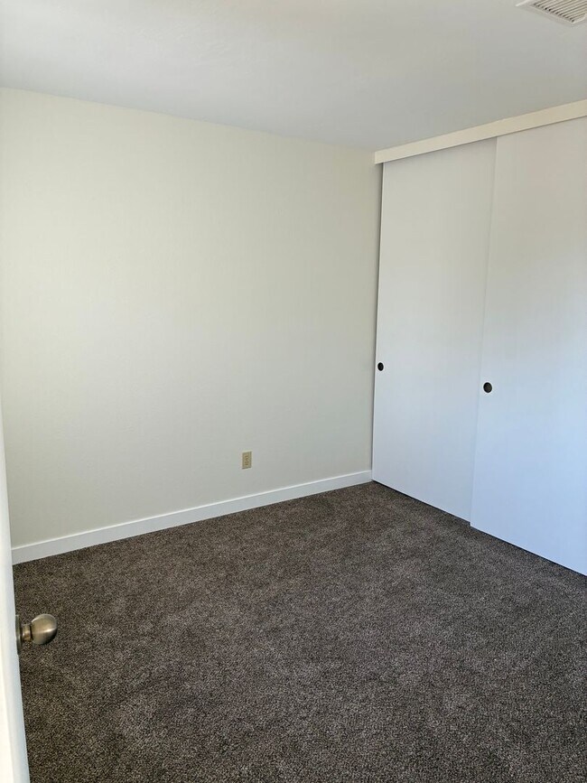 Building Photo - Beautifully remodeled 3 Bedroom 2.5 Bath Condo in El Cajon