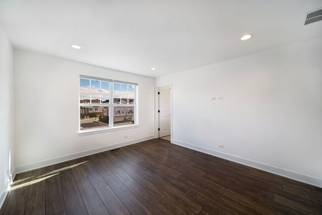 Building Photo - 322 Timberleaf Cir