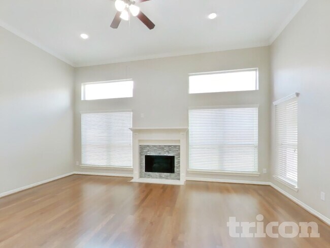 Building Photo - 6855 Tournament Dr