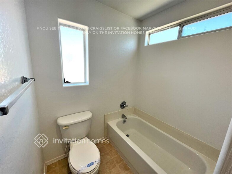 Building Photo - 1757 S Voyager Dr