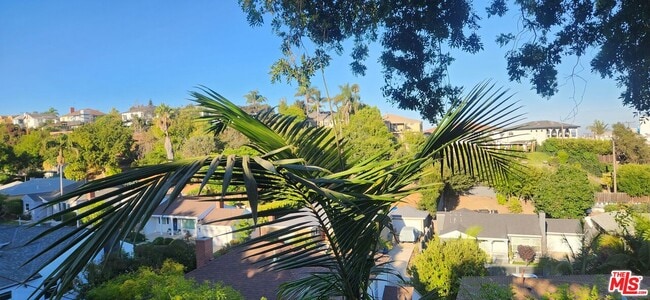 Building Photo - 5667 Heatherdale Dr