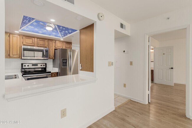 Building Photo - 10330 W Thunderbird Blvd