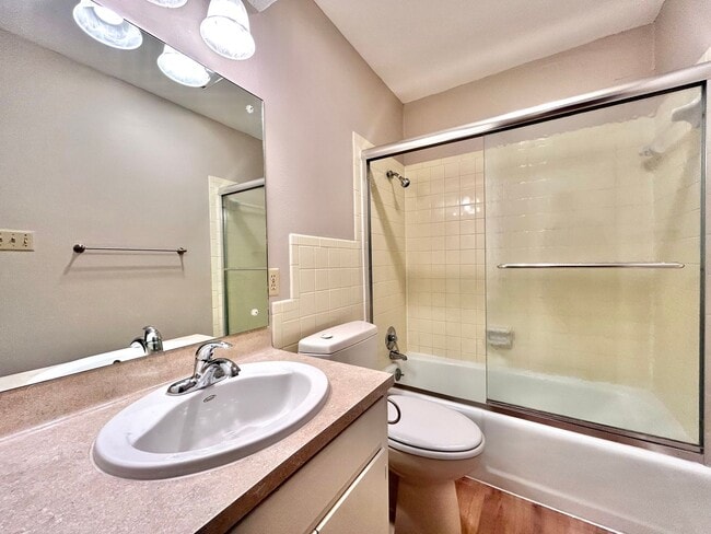 Building Photo - Bright and Spacious Single-Level Living in...