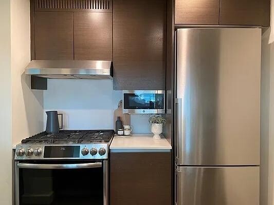 Primary Photo - 315 W 33rd St