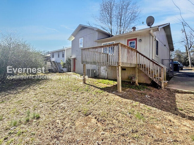 Building Photo - 6941 Suburban Terrace