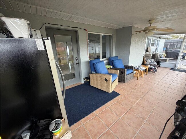 Building Photo - 305 Michigan Pl