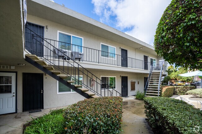 Exterior Walkways to Apartment - 1215 Hornblend St