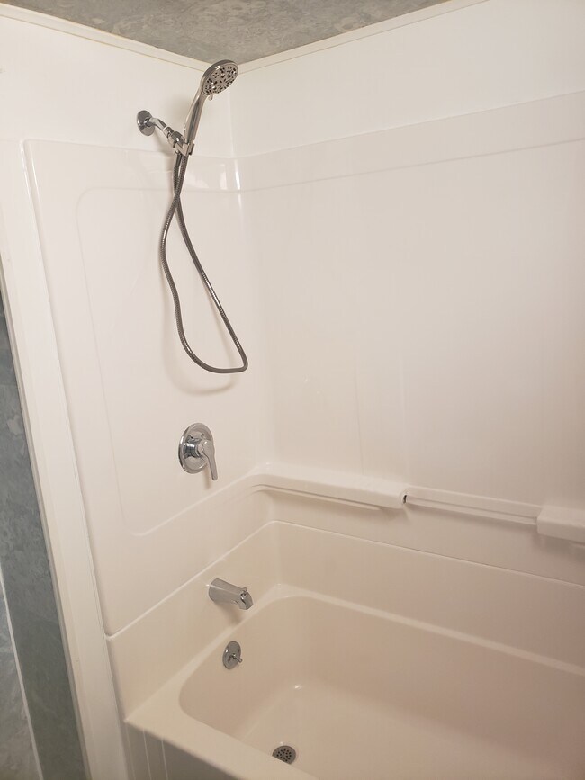 Building Photo - 19 Maplewood Ave