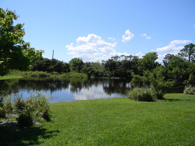 Building Photo - 6138 SE Riverboat Dr