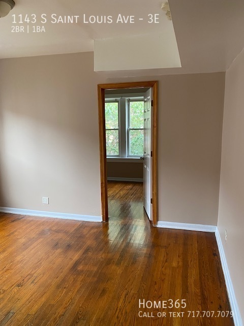 Building Photo - Amazing 2 Bedroom 1 Bathroom - Looking for...