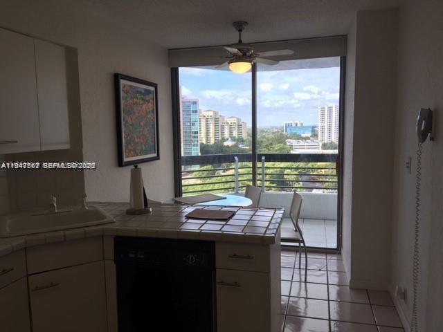 Building Photo - 3530 Mystic Pointe Dr