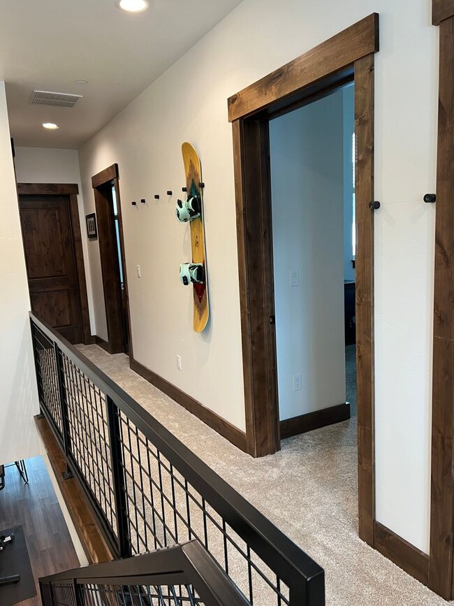 Building Photo - 3 Bedroom Townhome in Victor, ID