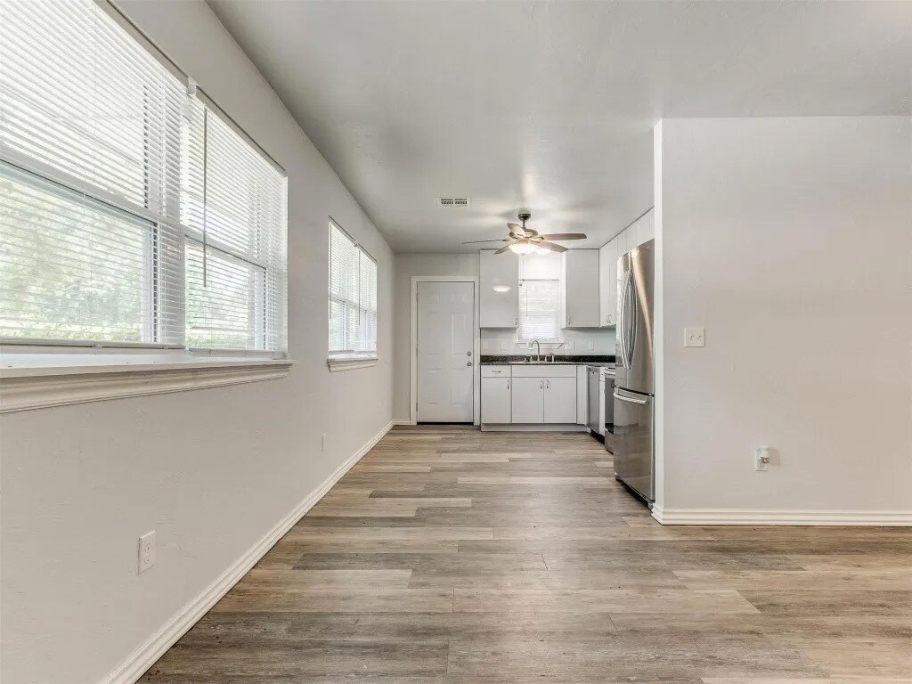 Building Photo - 1528 Avondale Dr
