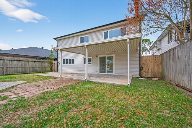 Building Photo - 10706 Lazy Meadows Dr