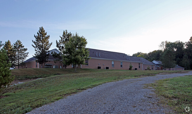 Building Photo - Oak Hill Manor