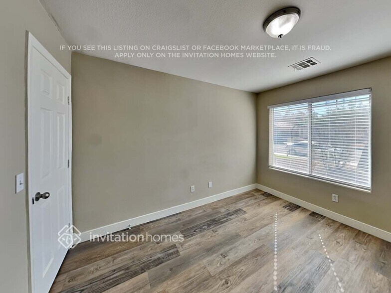 Building Photo - 426 Waterbrook Dr