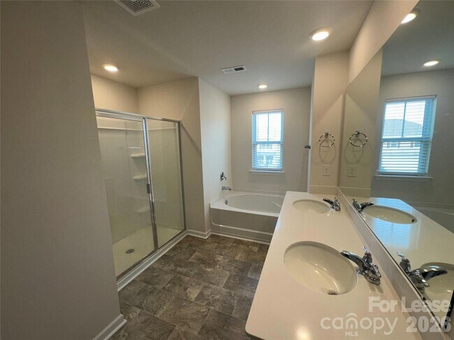 Building Photo - 10749 Adair Wds Dr