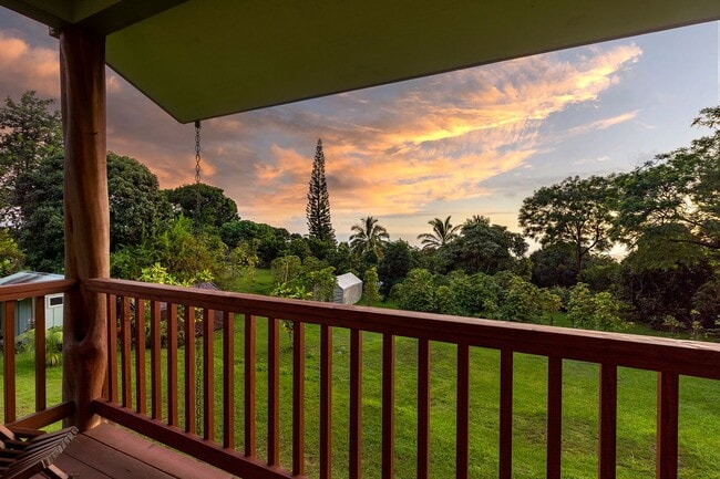 Building Photo - Secluded 1BD/1BA Cottage with Ocean Views