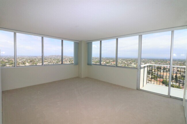 Building Photo - 2999 E Ocean Blvd