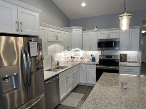 Building Photo - 4941 Field Crest Ln