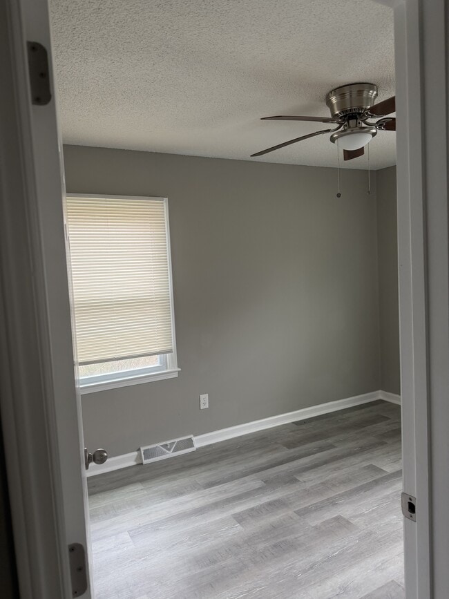 Building Photo - 524 Newcastle Rd