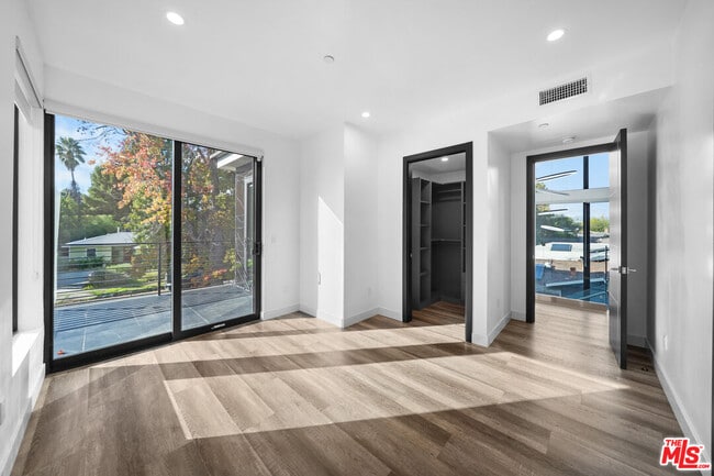 Building Photo - 5812 Willis Ave