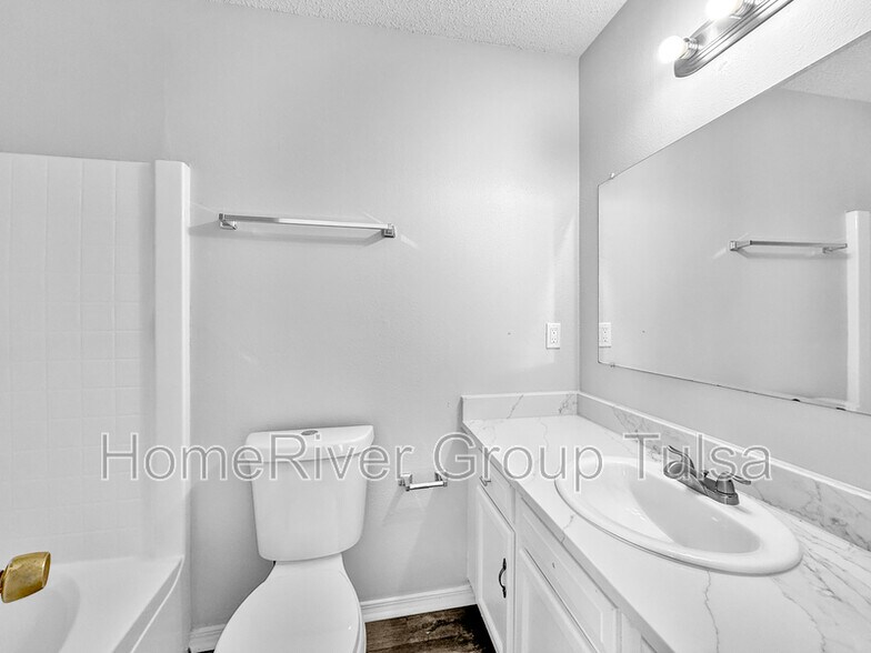 Building Photo - 8917 N 148th E Ave