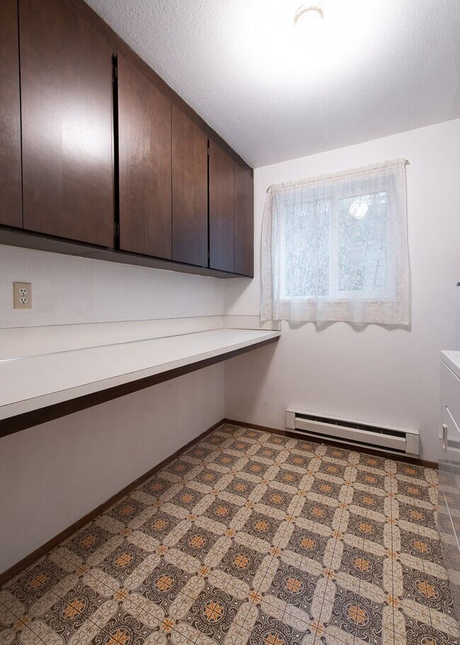 Building Photo - 1916 Rucker Ave