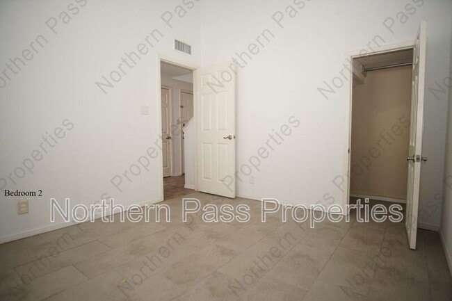 Building Photo - 6040 Los Siglos Dr