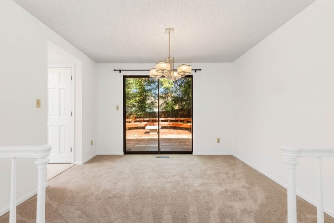 Building Photo - 10716 NE 144th Ct