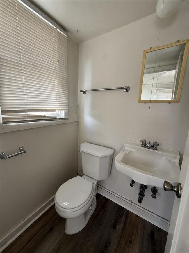 Building Photo - 5925 SW Hall Blvd