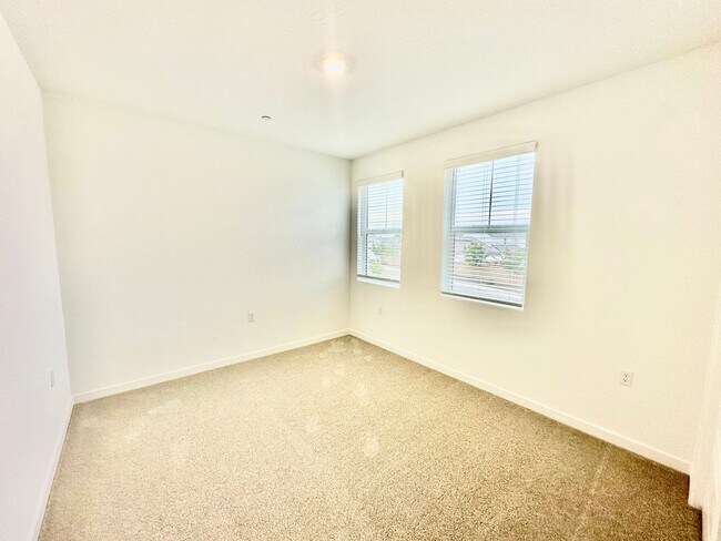 Building Photo - BRAND NEW North Clovis 4/2.5 Lennar