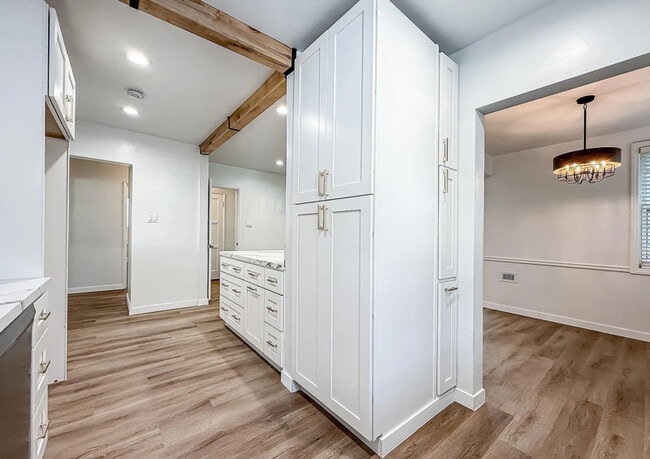 Building Photo - 2431 Gramercy Ave