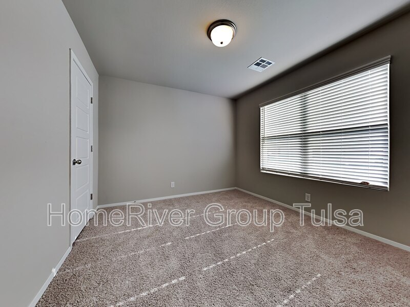 Building Photo - 7509 E 157th Pl S
